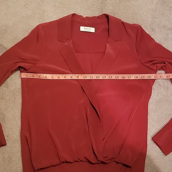 Bailey 44 rust color wrap blouse sz med - Picture 4 of 8